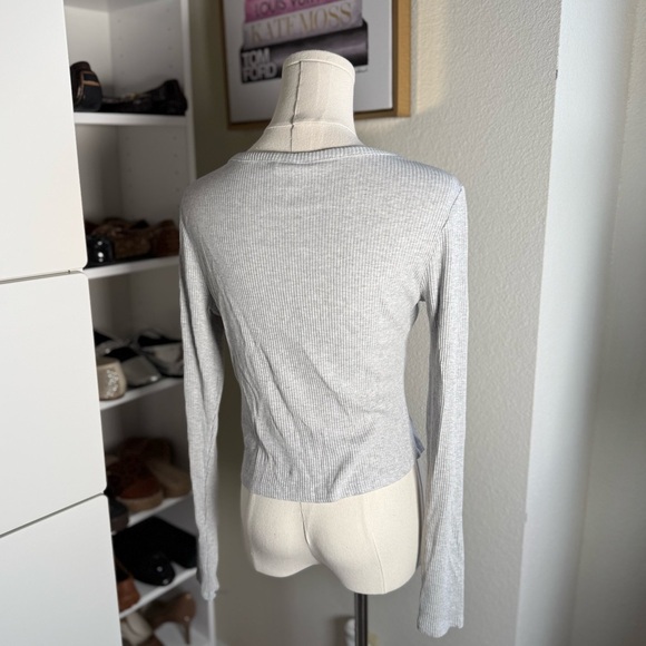 H&M Light Gray Long Sleeve Button Up Cardigan Sweater Size Small - Picture 3 of 8